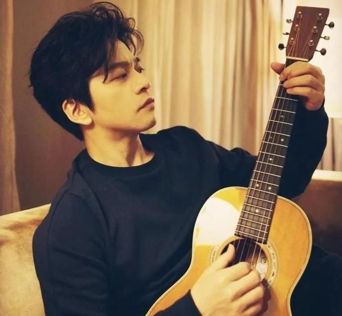  最红|水木年华重登赛场，却惨遭淘汰，曾经最红的他如今被嫌“油腻”