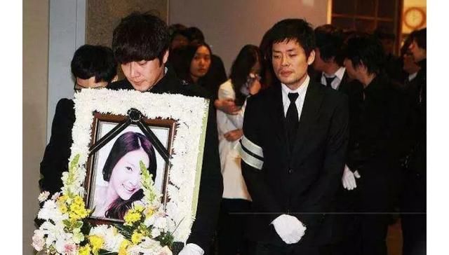  女团|脸颊没肉是常态?韩国爱豆为了减肥到底有多拼