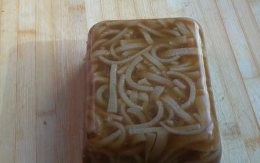  东北|东北大厨：做猪皮冻时，要牢记此配方和2大诀窍，保证不腥不油腻