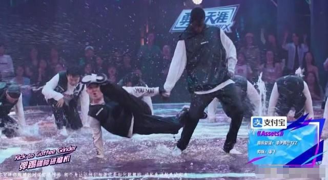 节目组|最新一期《这就是街舞3》,节目组的剧本从两个细节可以看出!