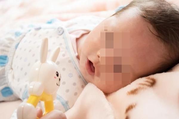 不感兴趣|宝宝两岁前,如果有这3种表现,可能是智力低下,宝妈别不在意