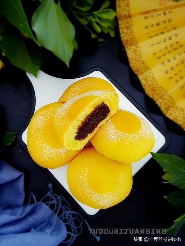 胡萝卜|秋天,爱吃饼这么做,材料丰富,暄松柔软,好吃又好看