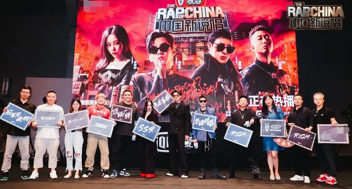  选手|《新说唱4》张靓颖的水平忒尴尬：让选手叫姐姐，给毛巾毫无原则