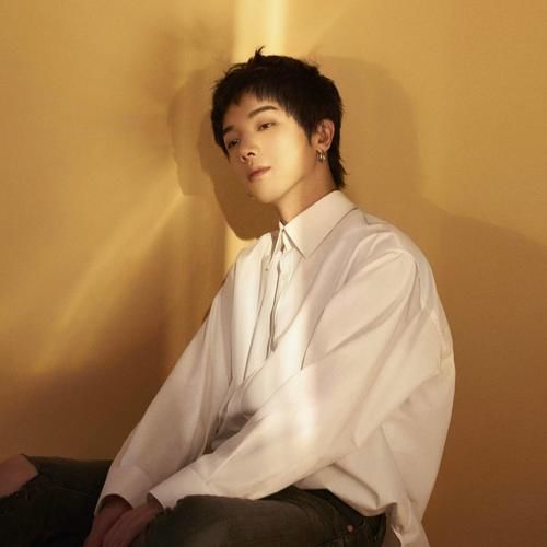  华语|华语乐坛日益没落？华晨宇独具一格难掩颓势，蔡徐坤开辟新道路！