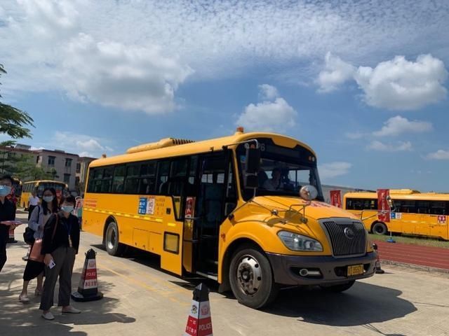  刹车|分析司机行为能自动刹车，中山这所学校20辆校车装上“黑科技”