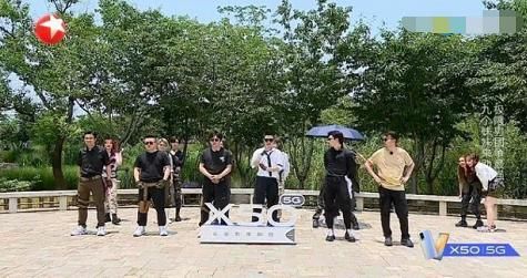  THE|THE 9综艺首秀，赵小棠节目中撑伞被批太作，喻言体力惊人