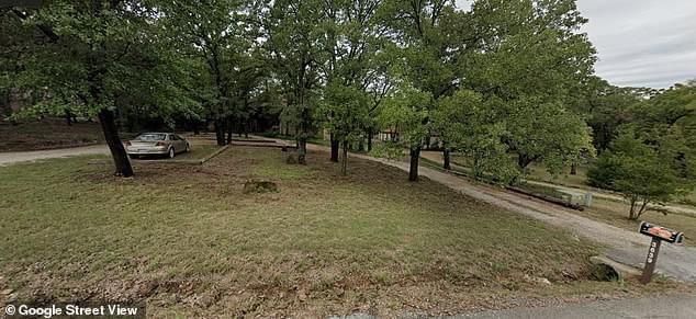 当地时间8|男子玩网游时与人冲突后驱车近3千公里将其枪杀，被警察包围后自杀