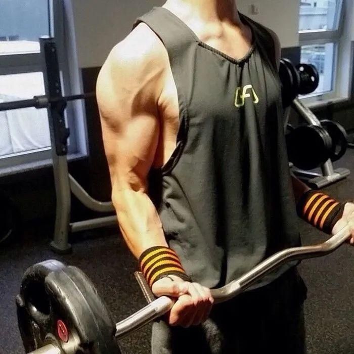  洪金宝|68岁洪金宝近照被疯传，暴瘦脱相：纵欲上瘾可能正在惩罚你....