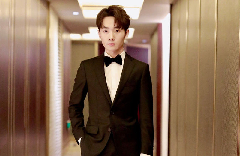 默默无闻|连续两次夺冠“好声音”,昔日手下败将都成巨星,只有他默默无闻