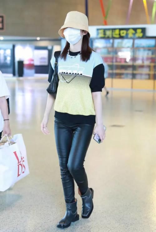  孟美岐|孟美岐为显腿长，大胆挑战“渔网袜”，不料暴露多肉腿