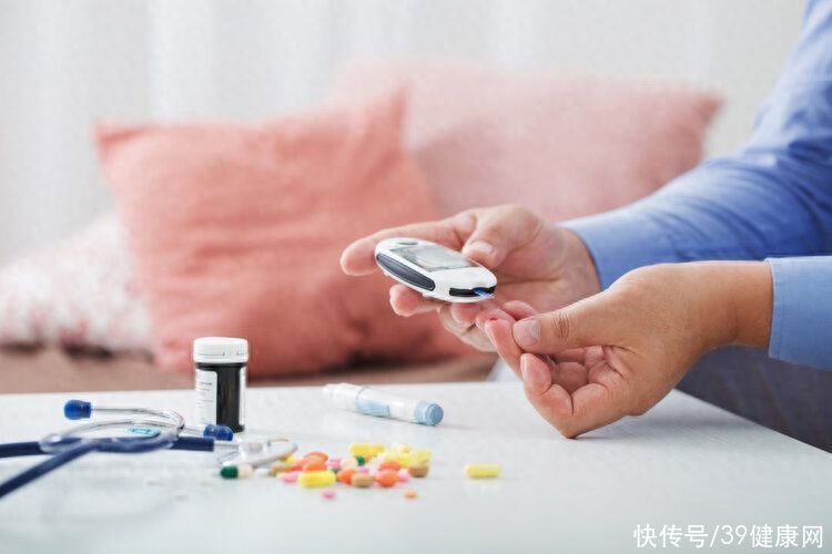 结肠癌吃黄连素有效果吗(黄连素抗癌实锤？《柳叶刀》：每天吃6片，或可预防结肠腺瘤复发)