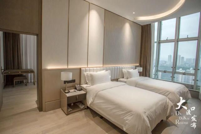  俯瞰|360°俯瞰九宫庙商圈！大渡口这家酒店给你轻奢感受、云端体验