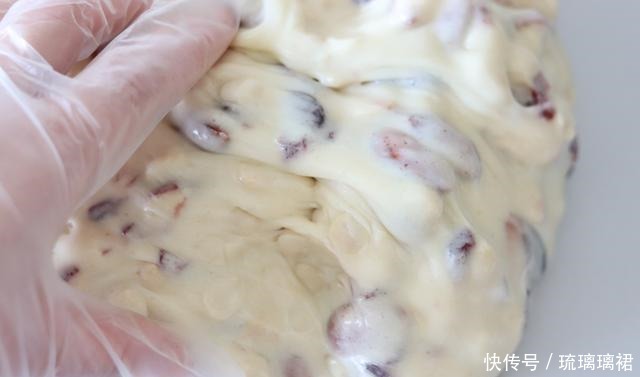 牛轧糖|自制年味糖果,料超足,吃腻了奶香牛轧糖,来试试这个口味吧