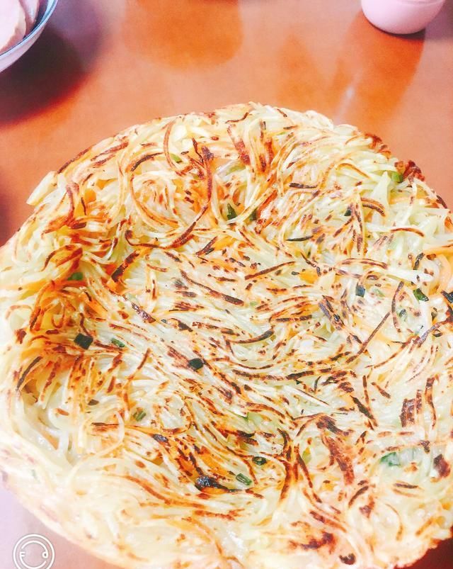  没错|又是简单的菜？没错，简单的香煎土豆丝饼来了！附两种吃法！