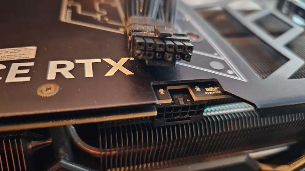 用户反映使用一年后，英伟达RTX 4090显卡电源接口熔化