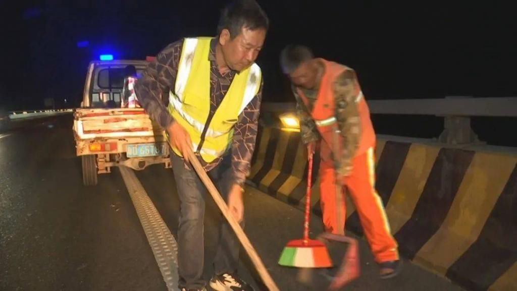  大桥保洁|他们每天数次经过南澳大桥，却没有到达南澳岛