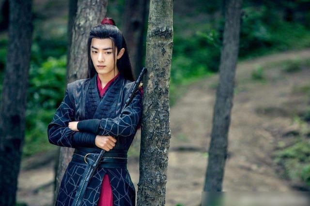  开播|肖战复出时间确定，新综艺10月开播，官宣海报排名却惹粉丝不满