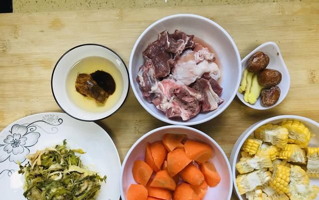  美味|秋天多喝汤防秋燥，此汤经常给家人熬煮，营养好吸收，甘甜美味