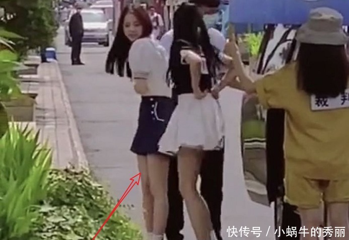  娜娜和吴宣|《跑男》路透照，欧阳娜娜身材比例好，吴宣仪不愧是“女团腿”