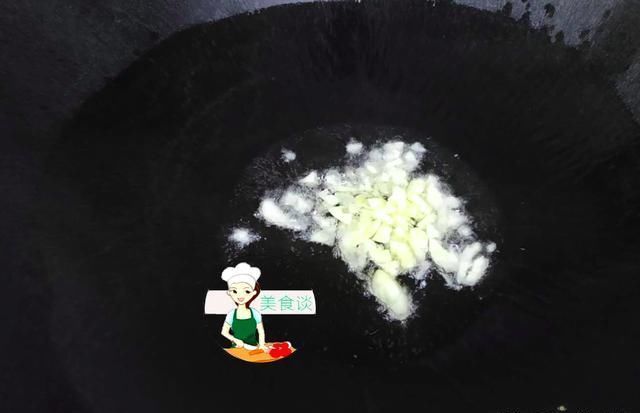 素菜|这两样素菜一起炒,酸甜开胃,不放肉也很香,还能降火气、助消化