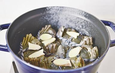  大闸蟹|大闸蟹除了清蒸，这个做法值得一试，鲜香四溢，蟹肉更加鲜甜