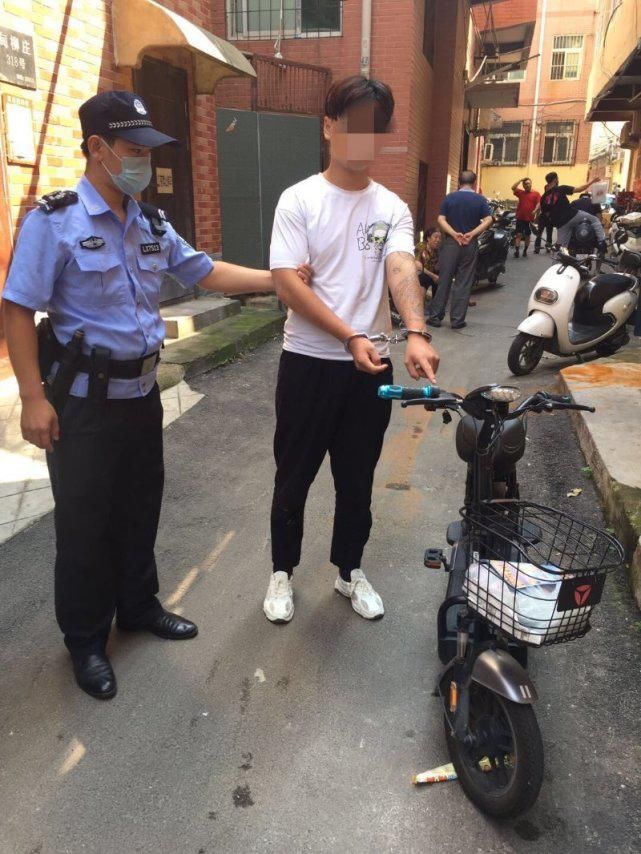 别人|没钱买新车,这个外卖小哥竟偷别人车去送餐