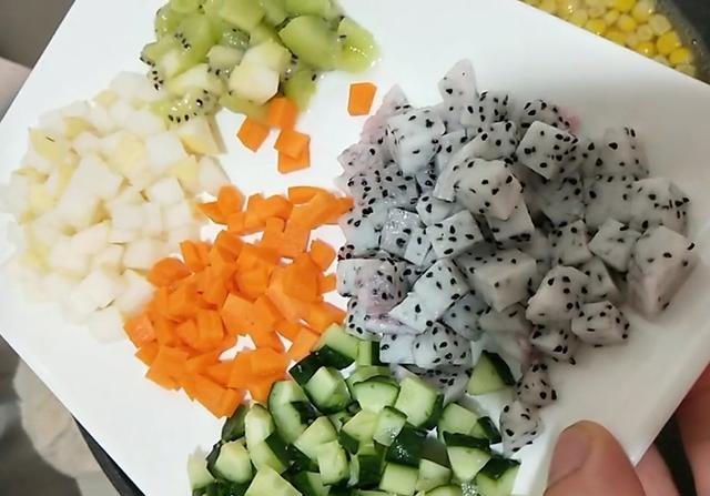  简单|一盘酸甜爽口的果味玉米粒，制作简单又好吃，小朋友们的最爱