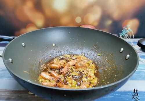  关键|炒大虾，这关键1步很多人做错，失去了灵魂味道，难怪不鲜