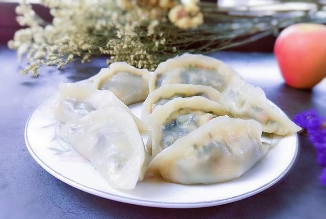  芹菜|这菜用来包饺子特鲜香，比芹菜鲜嫩，比茴香更香，再不吃就等明年
