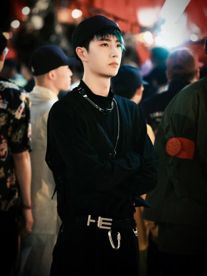  舞蹈|明星跳《无价之姐》：蔡徐坤凌乱王一博省电，他一股烤串味儿