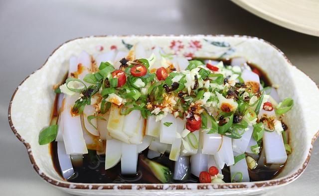  酸辣|“秋老虎”来了，自制1碗酸辣凉粉，开胃填饱肚子，还不担心长肉