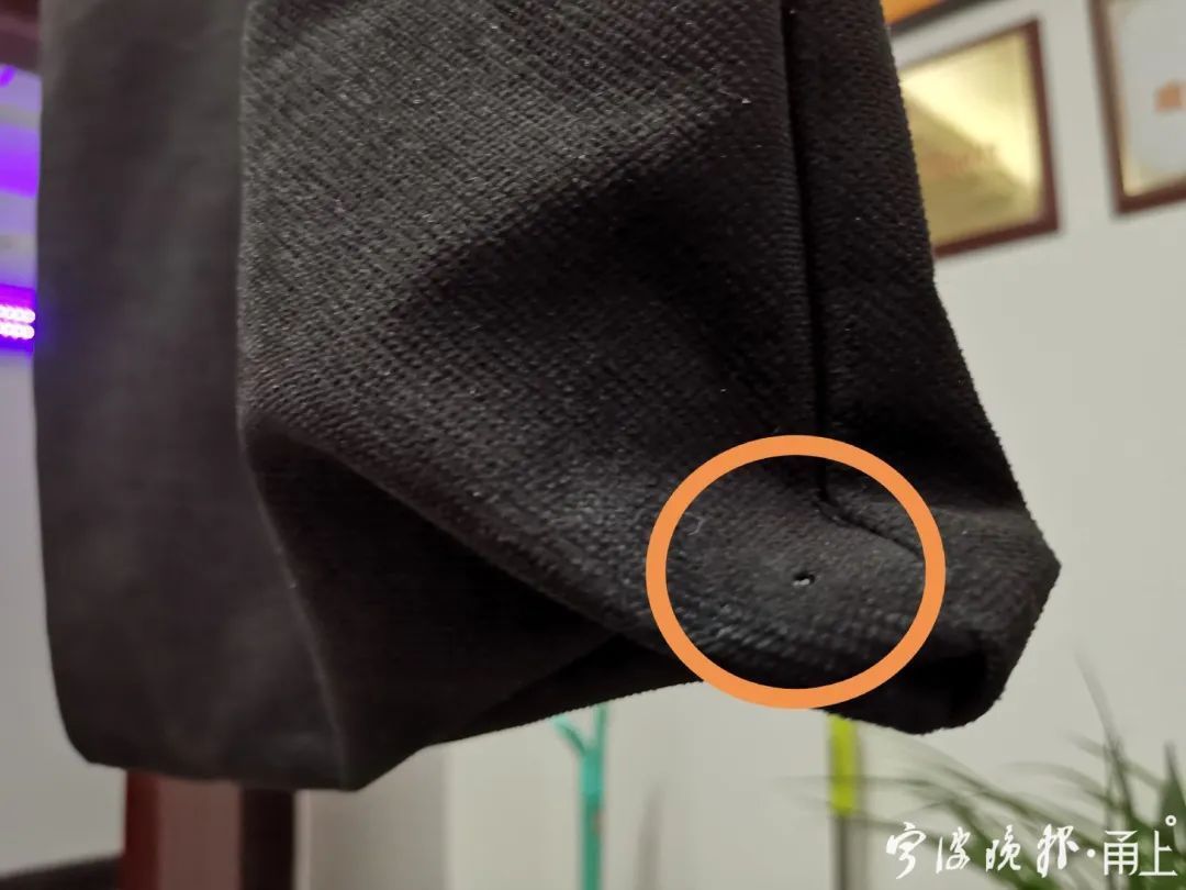 年轻|警方提醒！看到这样的黑色手袋一定要小心！已多名年轻女性受害！