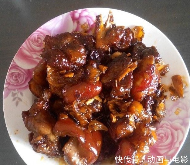 产妇|家常版粤菜姜醋猪脚,做法简单,产妇坐月子时必吃的传统滋补美食