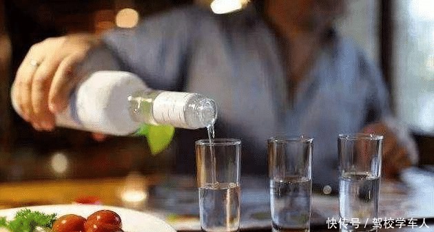 廉价|发现4种“尴尬白酒”,酒厂堆成山,廉价无人问,却是良心好酒