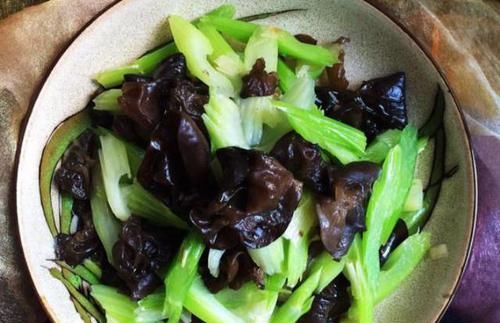  清肠|天然的“清肠能手”，晚餐多食此菜，肚子不鼓了，越吃越瘦