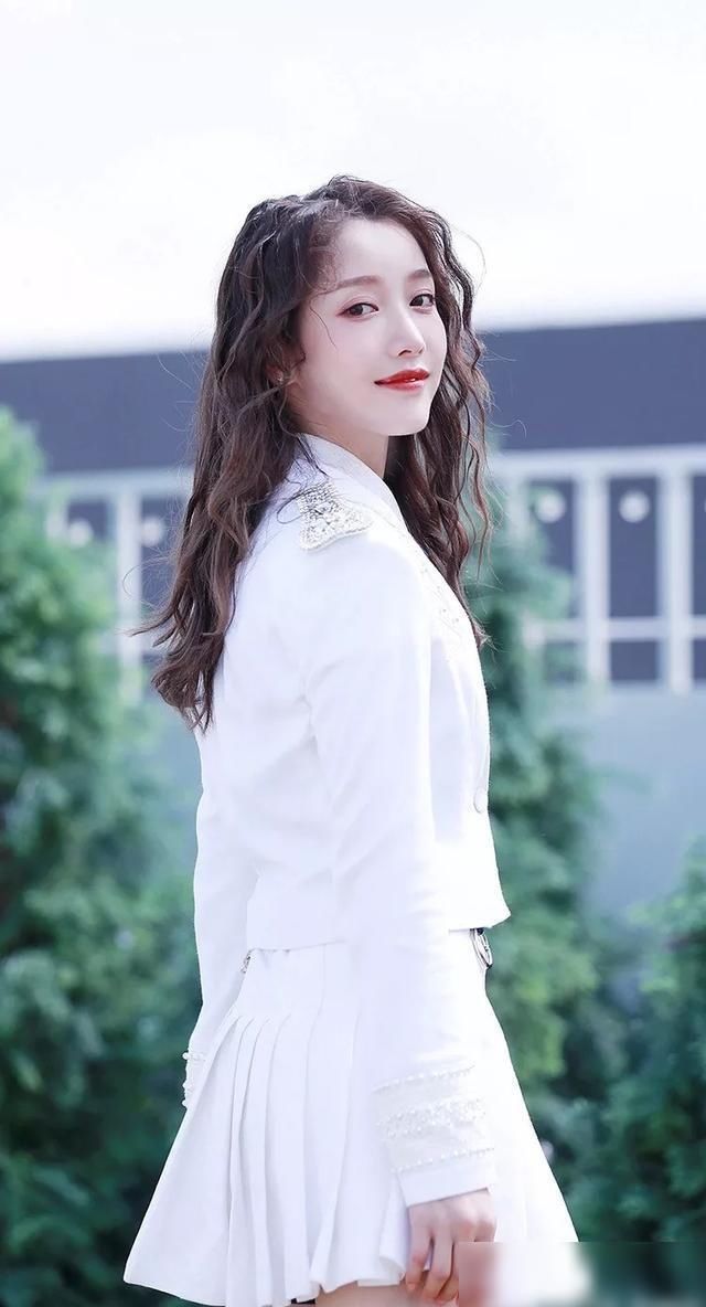  姜贞羽|敢，你有万丈光芒？偶像可以谈恋爱吗？