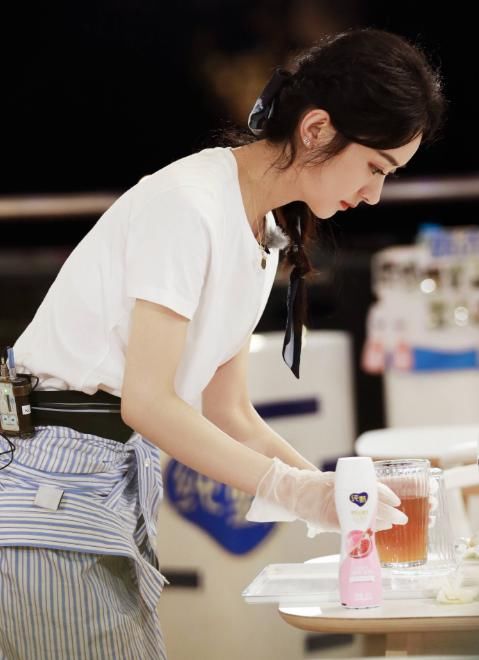  情况下|原来《中餐厅》是这样拍出来的，人墙前面和各大角落全都是摄影师