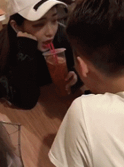  美女|“美女，你的肉偷跑出来了！”哈哈哈哈笑到头掉！