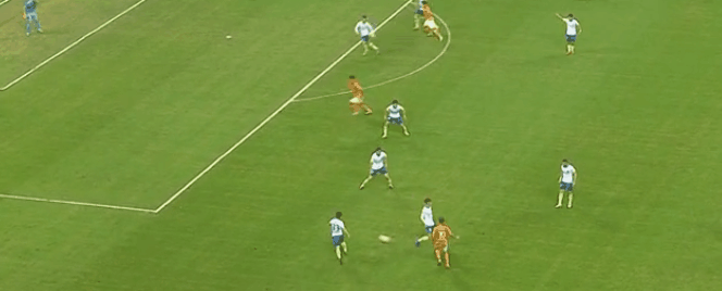  击溃|2-0击溃升班马！25岁国脚中超揭幕战爆发：武汉卓尔取开门红