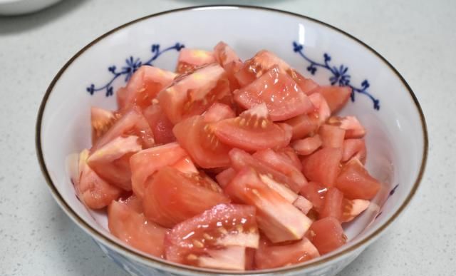 步骤|女儿三天两头就要吃这道菜,分量和步骤很关键,一大碗吃个精光