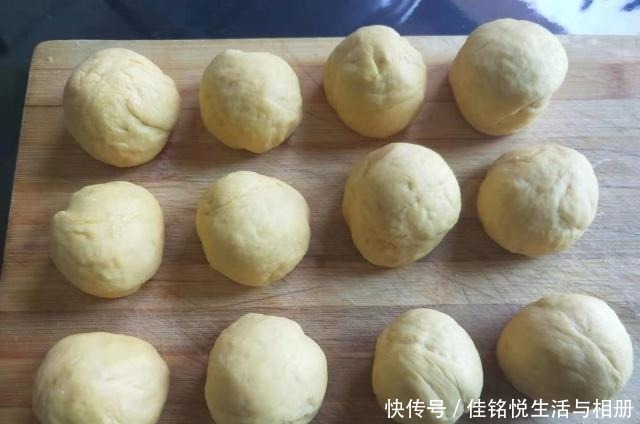 口感|无油无水健康南瓜饼,做法简单口感也不硬,家里老人点名要吃