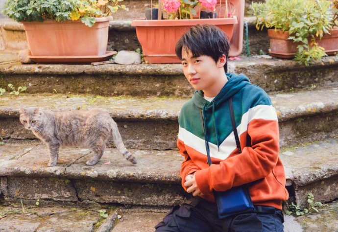  顶流|揭秘德云斗笑社为何三度改名？极限挑战导演掌舵，两大顶流未出现