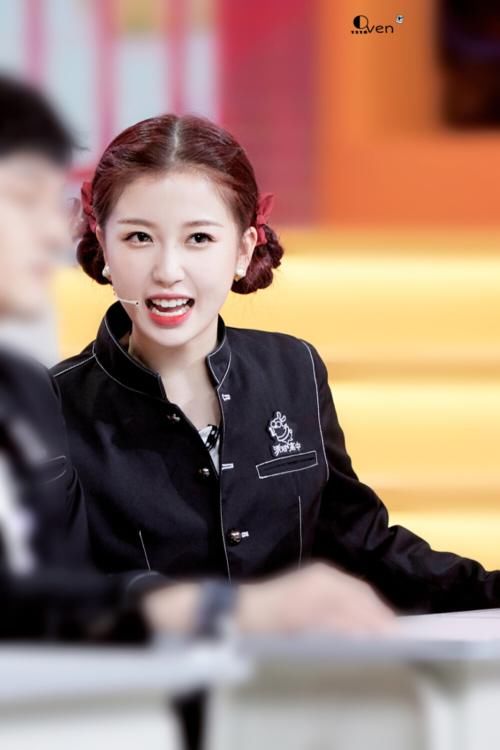  不止一次|刘雨昕情商引争议，不止一次在节目中打断虞书欣讲话，被吐槽综艺感极低