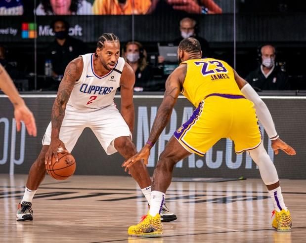  图集|科怀大战勒布朗！快船官推晒两队上半场比赛现场图集