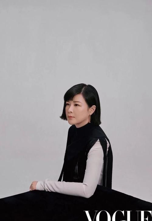  乘风破浪|《乘风破浪的姐姐》里，行头最奢华的是她