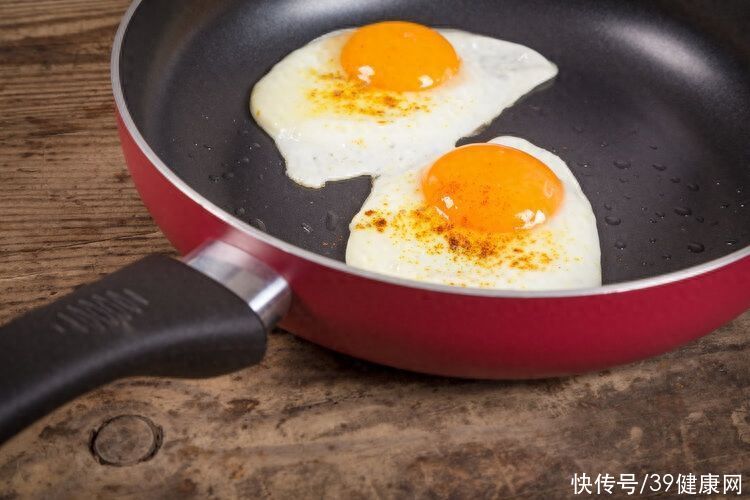浙大研究：每天多吃半个蛋，心脏病和癌症死亡风险或升高？可信吗