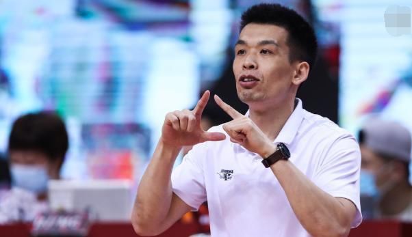 首钢|秦晓雯引援迅速，但教练组却很难服众，三人或将替代解立彬