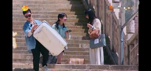  表现|《中餐厅4》首播：四位嘉宾表现“自卑”，“唯一自信”是林大厨