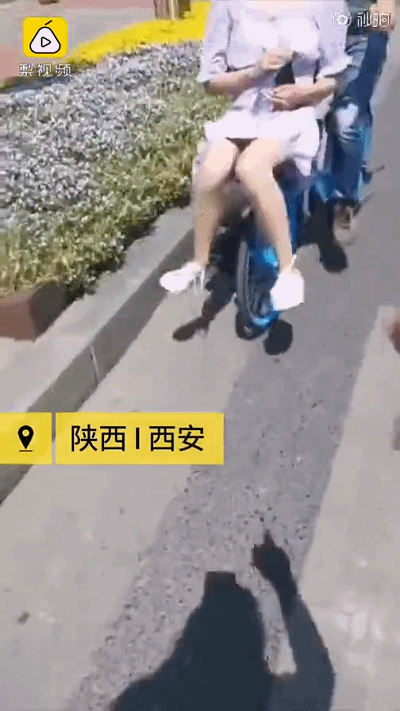 画面|没素质!18岁姑娘坐共享单车车筐上!画面辣眼睛!