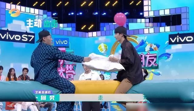  满满|王一博快本报到，玩游戏胜负欲满满，倒挂金钩展现核心力量